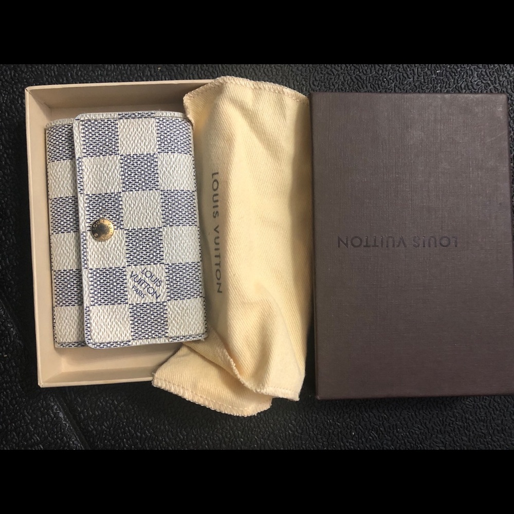 Louis Vuitton 6 KEY HOLDER